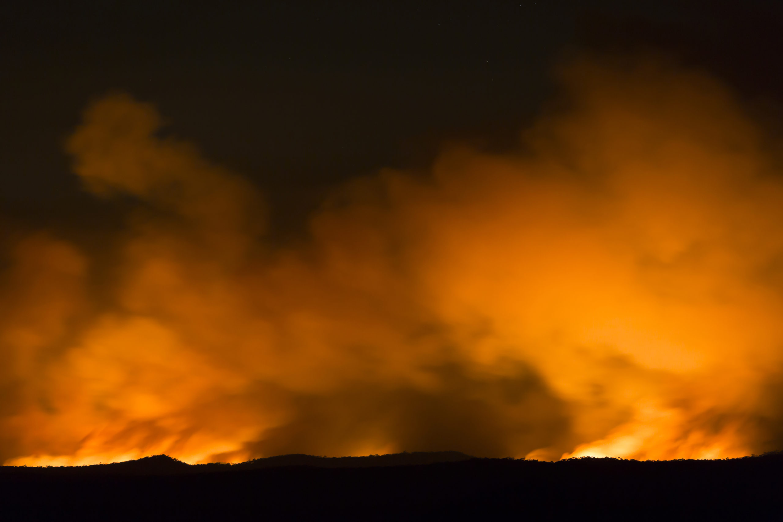 небо во время пожара