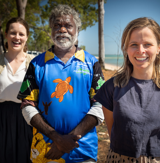 Image of Tiwi Elder, Dennis Tipakalippa, and EDO Lawyers.